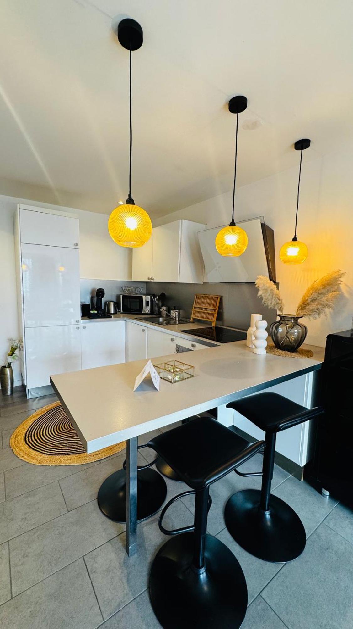 Appartement Acces Direct Mer Et De Toutes Commodites ลา กร็องเดอ-ม็อต ภายนอก รูปภาพ